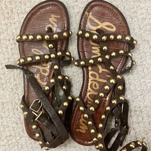 CUTE GOLD AND BROWN SANDALS